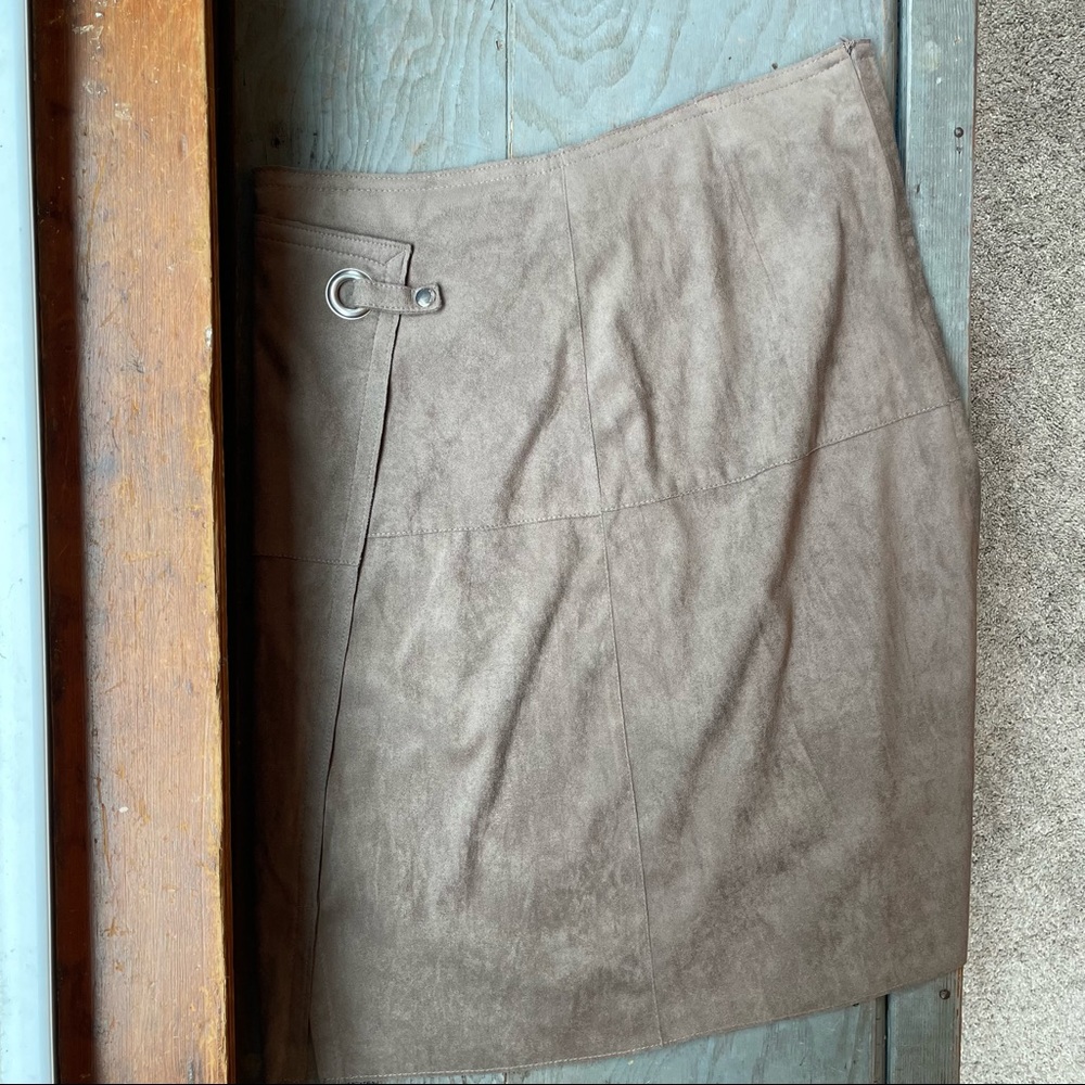 Faux suede skirt | size 10